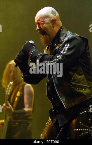 Rob Halford et (arrière) K.K. Downing Judas Priest live en concert à l'Acer Arena. Sydney, Australie. 13.09.08. Banque D'Images