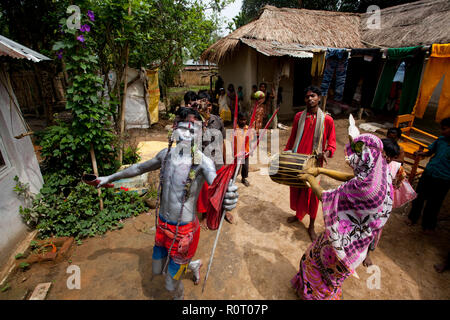 Charak Puja traditionnelle de la communauté hindoue célèbre avec enthousiasme et fête à Srimangal.Le festival commence chaque année le 30 Ban Banque D'Images