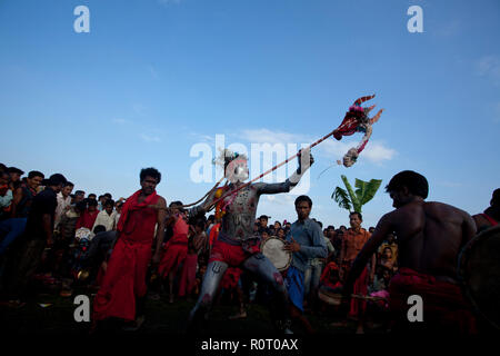 Charak Puja traditionnelle de la communauté hindoue célèbre avec enthousiasme et fête à Srimangal.Le festival commence chaque année le 30 Ban Banque D'Images