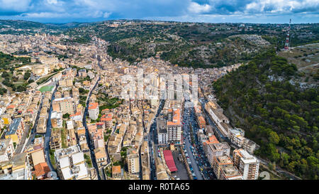 Vue aérienne. Modica est une ville française, située dans la province de Raguse, Sicile, Italie. Banque D'Images