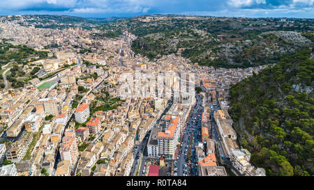 Vue aérienne. Modica est une ville française, située dans la province de Raguse, Sicile, Italie. Banque D'Images