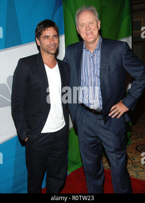 Jon Stamos John Lithgow et arrivant à la porte-parole de télévision NBC tca (Association) Toutes les étoiles pary au Ritz Carlton à Los Angeles. Le 22 juillet 2006. 3 Banque D'Images