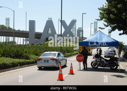 Check point de le LAPD sur la route en arrivant à l'aéroport de Los Angeles LAX ( ). 10 août 2006 - 03   sécurité laxiste 007.JPG03  se LAX Banque D'Images