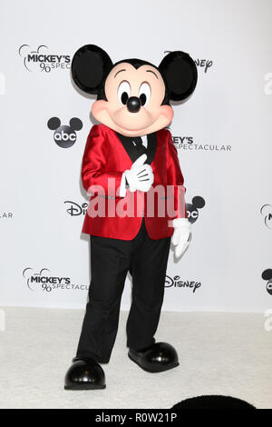 Mickey's 90e enregistrement spectaculaire au Shrine Auditorium le 6 octobre 2018 à Los Angeles, CA avec Mickey Mouse : où : Los Angeles, California, United States Quand : 06 Oct 2018 Credit : Nicky Nelson/WENN.com Banque D'Images