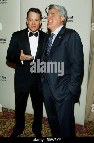 Tom Hanks et Jay Leno en arrivant à la soirée inoubliable Courage Awards organiser par le FEI's Women's Cancer Research Fund au Regent Beverly j Banque D'Images