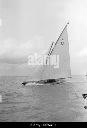 Le compteur 6 'Ejnar' (L17) vagues, 1912. Créateur : Kirk & Sons de Cowes. Banque D'Images