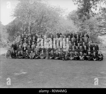 Portrait de groupe, c1935. Créateur : Kirk & Sons de Cowes. Banque D'Images