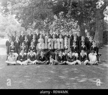 Portrait de groupe, c1935. Créateur : Kirk & Sons de Cowes. Banque D'Images