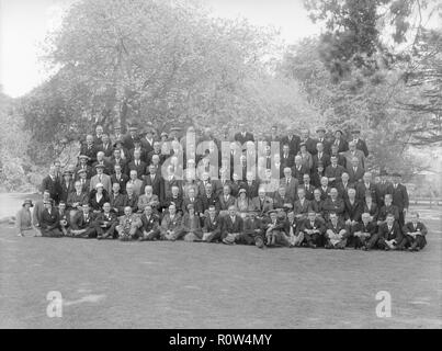 Portrait de groupe, c1935. Créateur : Kirk & Sons de Cowes. Banque D'Images