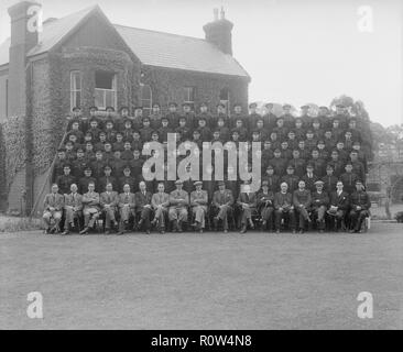 Portrait de groupe, c1935. Créateur : Kirk & Sons de Cowes. Banque D'Images