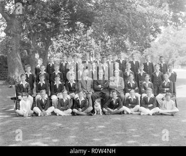 Portrait de groupe, c1935. Créateur : Kirk & Sons de Cowes. Banque D'Images