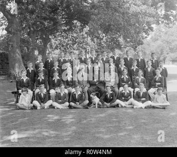 Portrait de groupe, c1935. Créateur : Kirk & Sons de Cowes. Banque D'Images