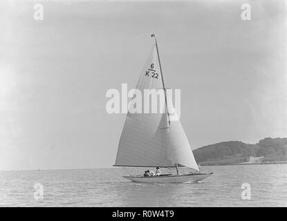 La classe de 6 mètres, l'aide "Marion" (K22) de la voile au près, 1921. Créateur : Kirk & Sons de Cowes. Banque D'Images