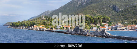 Croatie - le panorama de Trpanj, sur la péninsule de Peliesac. Banque D'Images