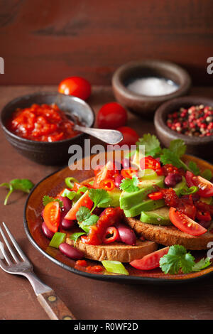 L'avocat mexicain sandwich aux Tomates haricots vert de chili Banque D'Images