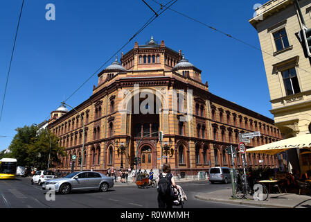 L'ancien bureau de poste à Berlin en Allemagne. Postfuhramt (ancienne poste) est à l'Oranienburger Strasse, Mitte, Berlin, Allemagne Banque D'Images