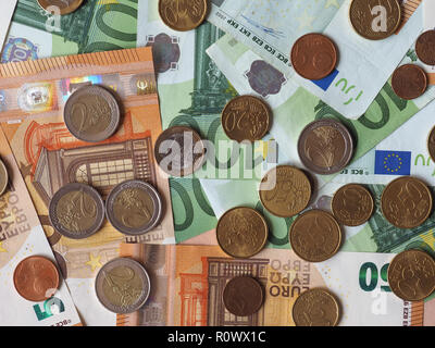 50 et 100 billets et pièces en euro (EUR) d'argent, monnaie de l'Union européenne Banque D'Images