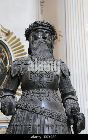 Godfrey de boillon (1060-1100). Statue. Artistes : Polhaimer, 1533 Magt et. Cenotasph de Maximilien I. Innsbruck. L'Autriche. Banque D'Images