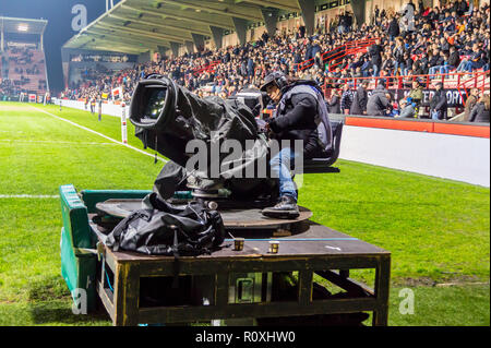 Caméraman de la télévision télédiffusion Stade Toulousain v Bordeaux-Begles match de rugby, stade Ernest Wallon, Toulouse, Haute-Garonne, Occitanie, France Banque D'Images