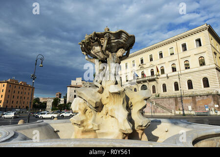 Fontaine des tritons à Rome, Italie. Banque D'Images