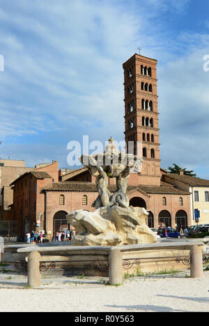 Fontaine des tritons à Rome, Italie. Banque D'Images