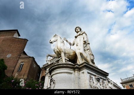 Statue de Dioscures, Cordonata escalier, colline du Capitole, à Rome. Banque D'Images