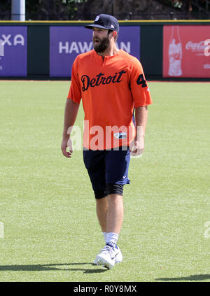 4 novembre 2018 - Detroit Tigers Daniel Norris au cours d'une séance d'entraînement à réchauffer les Murakami Stadium sur le campus de l'Université de Hawaï à Manoa à Honolulu, HI - Michael Sullivan/CSM Banque D'Images