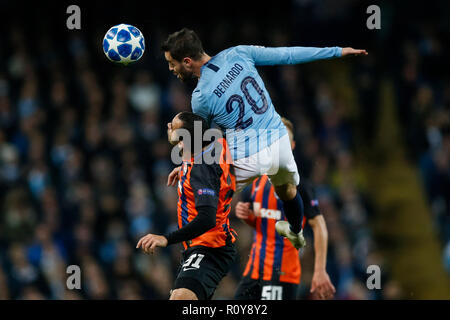 Londres, Royaume-Uni. 7Th Nov 2018. Bernardo Silva de Manchester City et de l'Ismaily Shakhtar Donetsk lors de l'UEFA Champions League Groupe F match entre Manchester City et le Shakhtar Donetsk au stade Etihad le 7 novembre 2018 à Manchester, en Angleterre. (Photo de Daniel Chesterton/phcimages.com) : PHC Crédit Images/Alamy Live News Banque D'Images