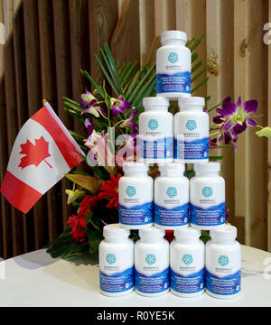 (181108) -- SHANGHAI, 8 novembre 2018 (Xinhua) -- Photo prise le 8 novembre 2018 montre les produits de soins de santé du Canada à l'équipement médical et les produits de soins de santé de la première zone d'importation chinois International Expo (CIEE) à Shanghai, à l'est de la Chine. (Xinhua/Chen Jianli) (zyd) Banque D'Images