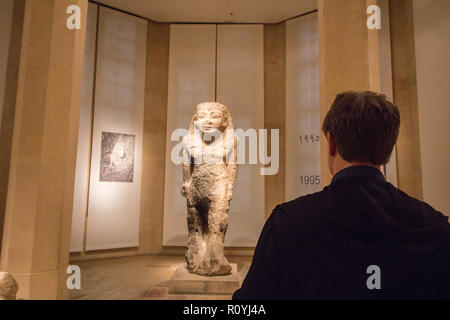 Beyrouth Liban. 8 novembre 2018. Quelques gouttes de visiteurs étrangers de visiter le Musée National de Beyrouth qui abrite des antiquités du phénicien, romain, byzantin et ottoman Crédit : périodes amer ghazzal/Alamy Live News Banque D'Images