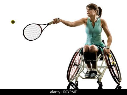 Portrait d'un jeune joueur de tennis handicapés femme dans le sport en fauteuil roulant tudio en silhouette isolé sur fond blanc Banque D'Images