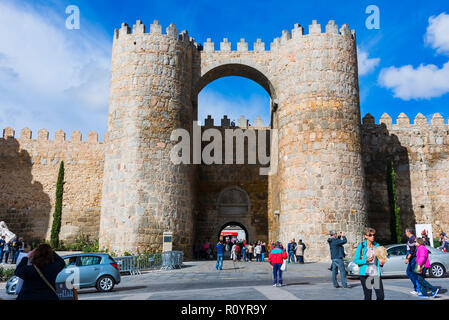 La porte de l'Alcazar, situé dans la place de Santa Teresa. Avila, Castille et Leon, Espagne, Europe Banque D'Images