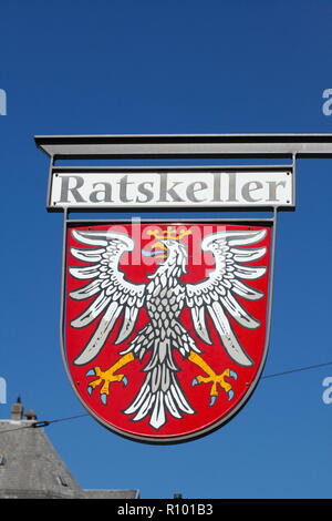 Inscrivez-Ratskeller, Francfort, Hesse, Allemagne, Europe, j'Hängschild Ratskeller , Frankfurt am Main, Hessen, Deutschland, Europa I Banque D'Images