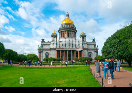 Cathédrale Saint-Isaac; à Saint-Pétersbourg, en russe Sankt Peterburg, anciennement (1914–24) Petrograd et (1924–91) Leningrad, ville et port, extrême nord Banque D'Images