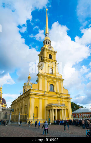 Cathédrale de Pierre et Paul à l'intérieur de la forteresse Pierre-et-Paul de Saint-Pétersbourg, Fédération de Sankt Peterburg, anciennement (1914-24) et de Pétrograd (1924-1991) L Banque D'Images