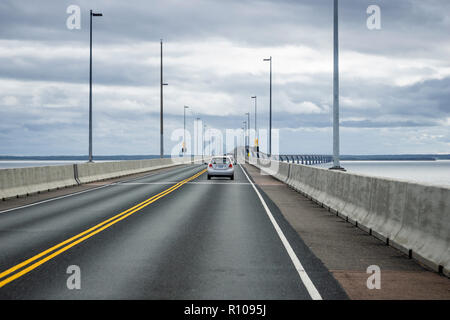 Le Pont de la Confédération qui traverse le détroit de Northumberland entre Cape Tormentine, au Nouveau-Brunswick, et Borden, Prince Edward Island, au Canada. Banque D'Images