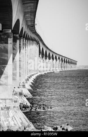 Le Pont de la Confédération qui traverse le détroit de Northumberland entre Cape Tormentine, au Nouveau-Brunswick, et Borden, Prince Edward Island, au Canada. Banque D'Images