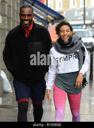 Strictly Come Dancing l'investiture Charles Venn et Karen Clifton arrivent à pratiquer leur dernière danse de routine, le Charleston, à un studio de danse à Londres. Banque D'Images