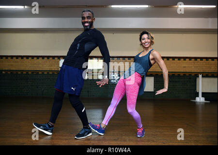 Strictly Come Dancing l'investiture Charles Venn et Karen Clifton pratiquer leur dernière danse de routine, le Charleston, à un studio de danse à Londres. Banque D'Images