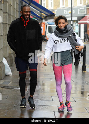 Strictly Come Dancing l'investiture Charles Venn et Karen Clifton arrivent à pratiquer leur dernière danse de routine, le Charleston, à un studio de danse à Londres. Banque D'Images