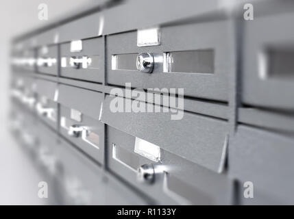 Les boîtes en aluminium. Idéal pour des concepts tels que la sécurité, la communication d'entreprise et plus encore. Shallow DOF. Banque D'Images