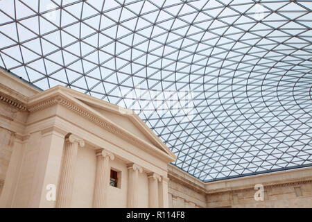 La grande cour du British Museum, Londres, Angleterre Banque D'Images