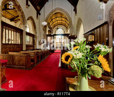 La nef de l'église paroissiale de Saint Nicolas dans Fyfield, Oxfordshire, UK. Banque D'Images