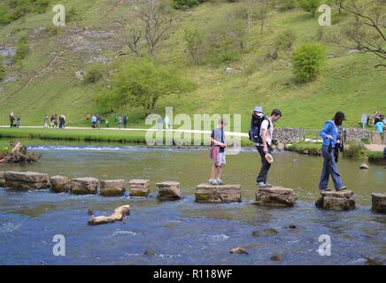 Stepping Stones à Dovedale Banque D'Images