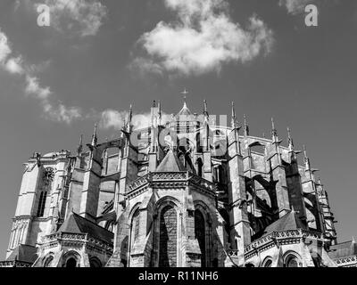 La Cathédrale du Mans (en français : cathédrale Saint-Julien du Mans) est une église catholique située à Le Mans, France. La cathédrale associe une nef romane Banque D'Images