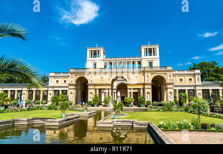 Le château de l'Orangerie dans le parc de Sanssouci de Potsdam, Allemagne Banque D'Images