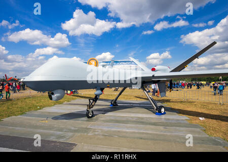 VOLKEL, Pays-Bas - 15 juin 2013 : Military General Atomics MQ-1 Predator drone UAV sur l'affichage à la Force aérienne néerlandaise Open Day. Banque D'Images