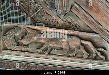 Cathédrale de Hereford, Royaume-Uni. Sculptures sur bois médiévales dans le toit de la 15c St John's à pied Banque D'Images