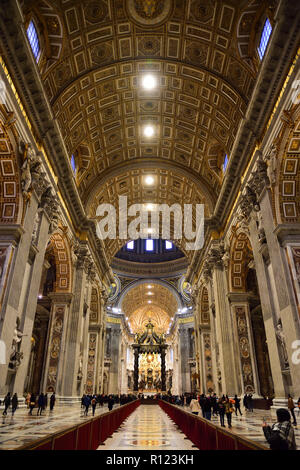 Intérieur de la Basilique Saint-Pierre, Cité du Vatican Banque D'Images