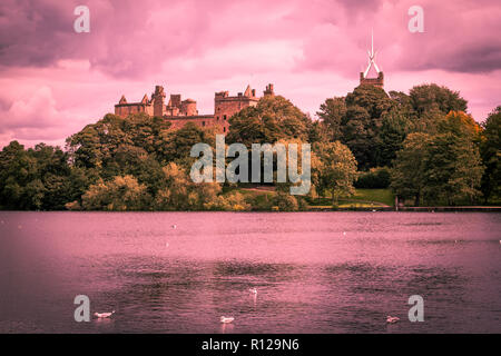 Église paroissiale Saint Michel et le Palais de Linlithgow Linlithgow en Ecosse, Banque D'Images